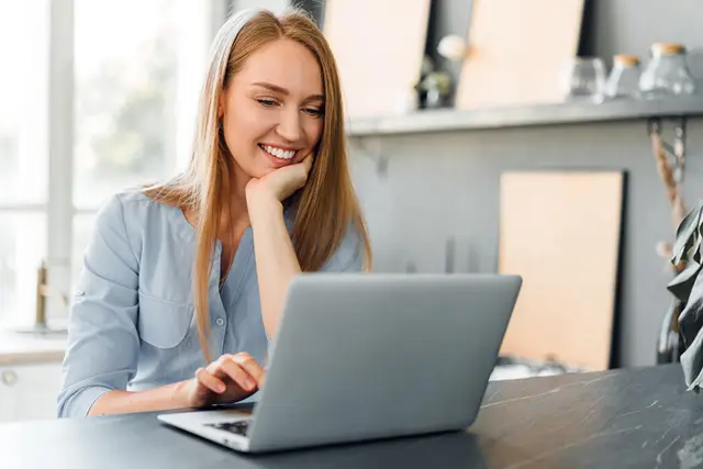 woman-on-home-computer